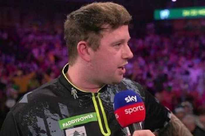 Callan Rydz's hair 'astounds' fans as he responds to chants at World Darts Championship