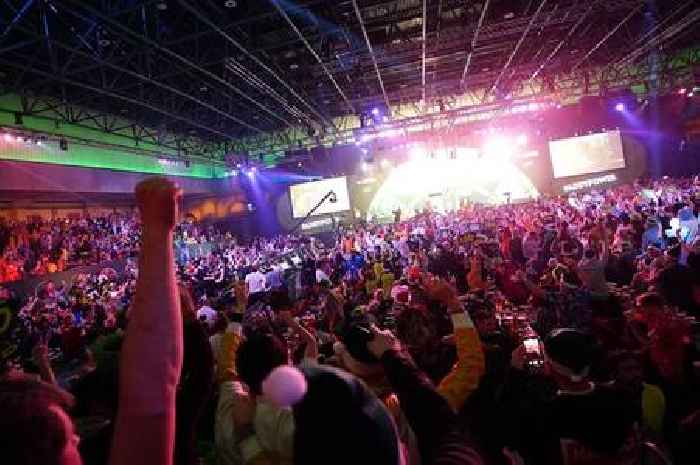 World Darts Championship results LIVE as Littler headlines but Bunting, Wright and Price aim to steal the show