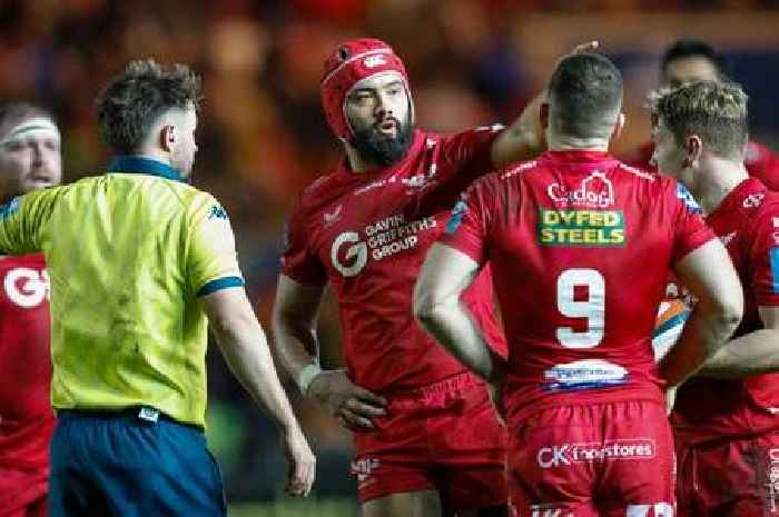 Scarlets ease past Dragons to move into play-off places