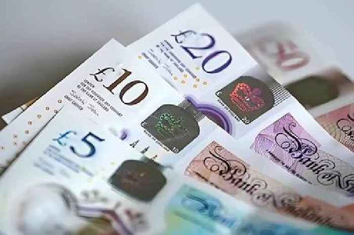 Nationwide, Lloyds, NatWest and Santander customers can get £335 in their bank accounts in January