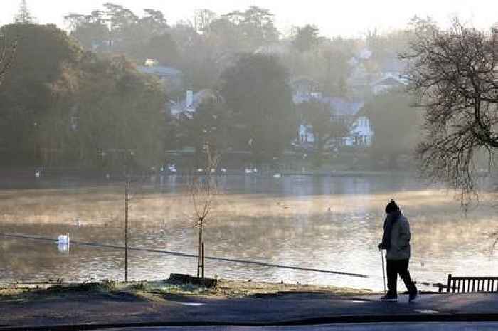 Met Office issues update on snow warning as 'treacherous' freezing rain forecast