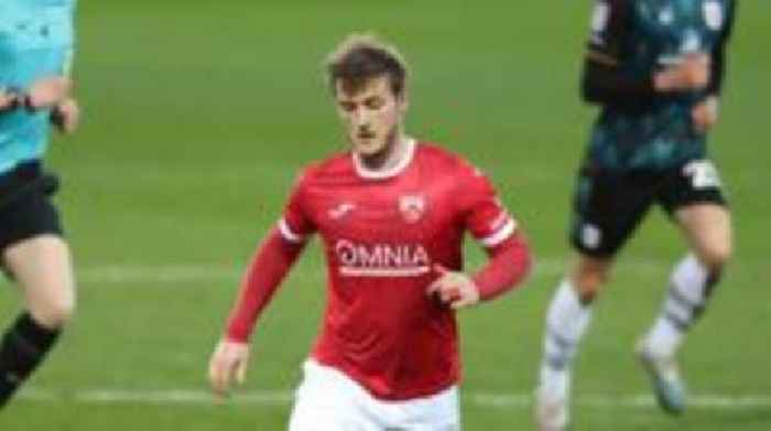 Accrington sign Brown from Morecambe