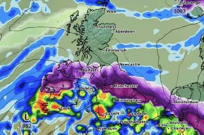 UK braced for 400-mile wide band of snow and -8C temperatures this weekend