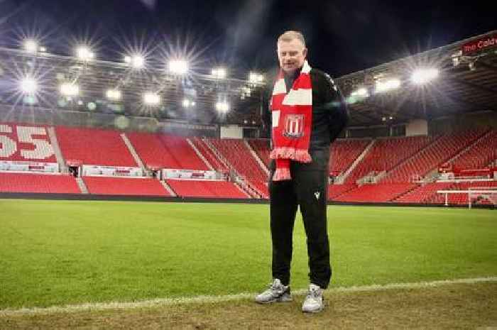 Mark Robins makes clear point on Stoke City style in snub to 'boring football'