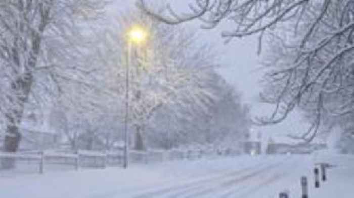 Heavy snow brings disruption to Yorkshire