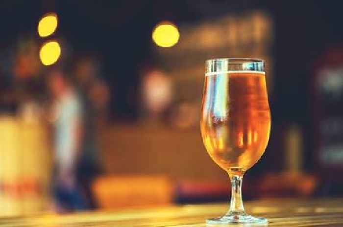 Experts praise health benefits of three alcoholic drinks - and two can even help weight loss