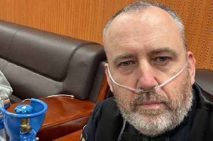 Snooker star Mark Williams responds to fans after worrying photo of him taking oxygen