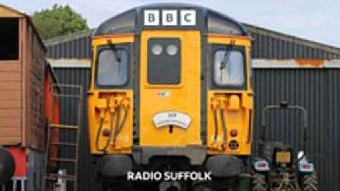 Suffolk man 'choos-choos chooses' his train