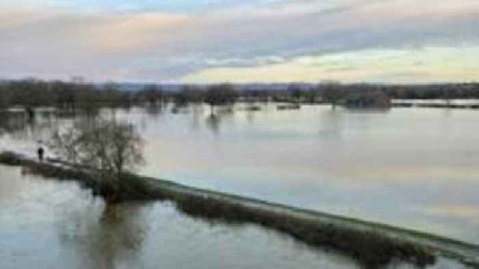 South East flooding continues with more rain due