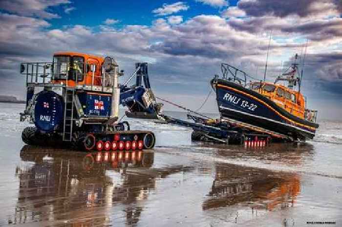 Bridlington lifeboat’s first callout of the year to aid stricken fishing vessel off Spurn Point