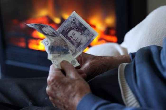 Older people urged to check bank account for DWP heating payment of up to £300 this month
