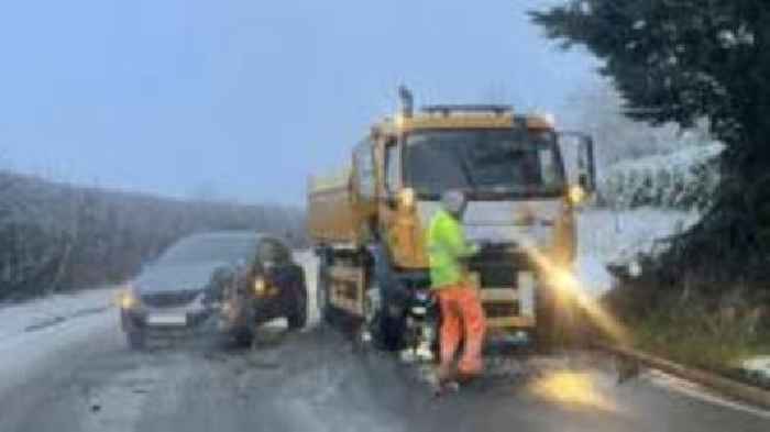 Snow brings disruption in Dorset and Hampshire