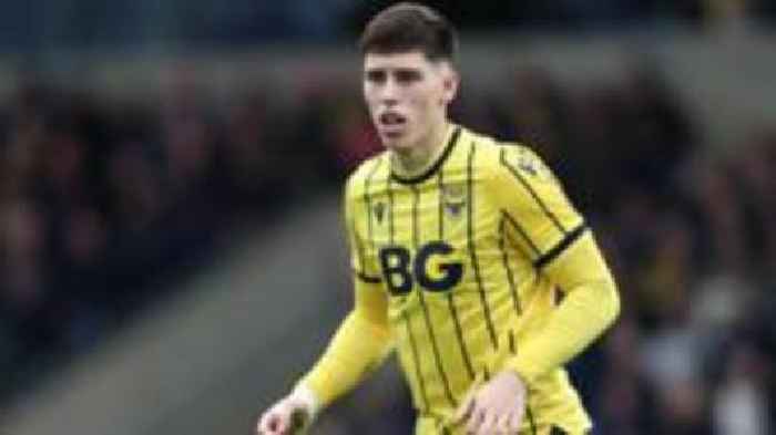 Oxford recall defender Negru from Salford loan