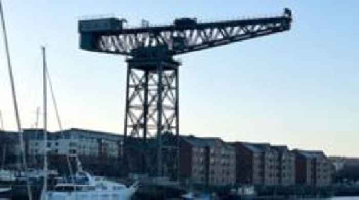 Repair plan for iconic crane after safety alert