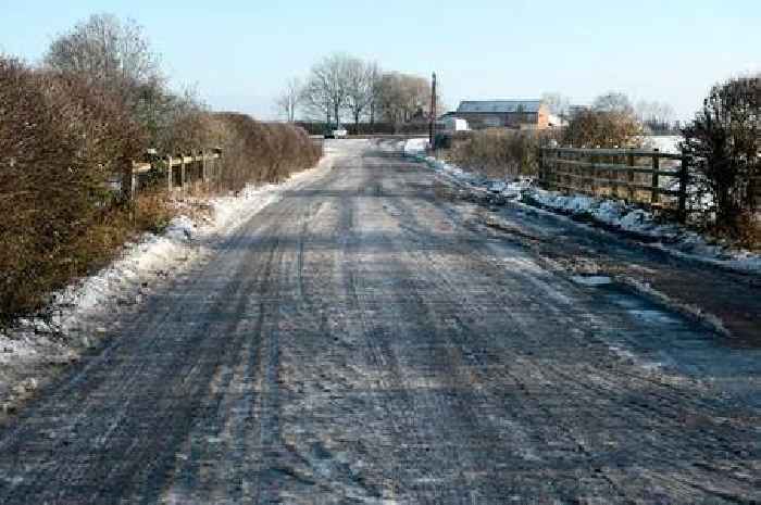 Severe weather warning M5 and traffic live updates with -4C freeze hitting Gloucestershire