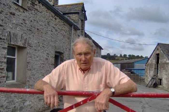 Fundraising farmer dubbed the 'Welsh Captain Tom' dies aged 95