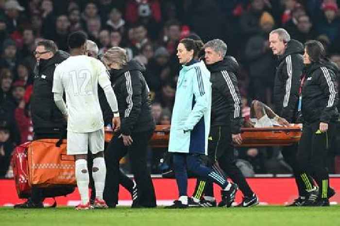 Arsenal dealt huge injury blow as star forced off vs Manchester United