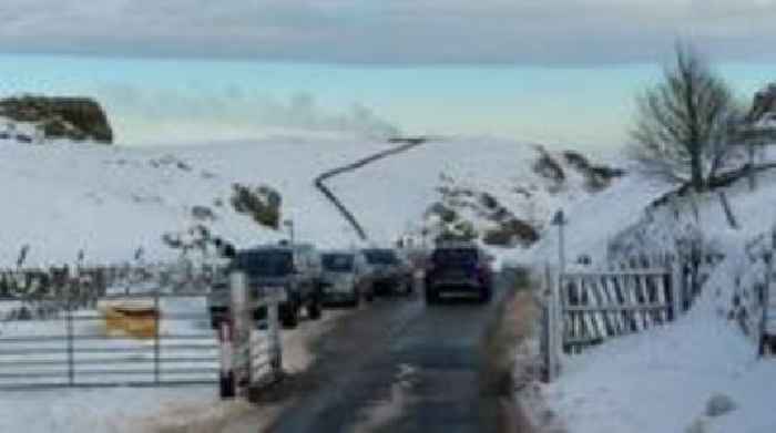 Peak District roads shut due to 'selfish' parking