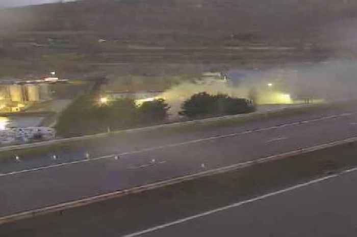 M90 closed in both directions as smoke billows from huge recycling centre blaze