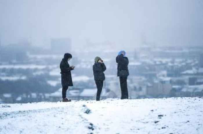 UK set for 500-mile snow bomb next week but seven counties in England will 'escape' it