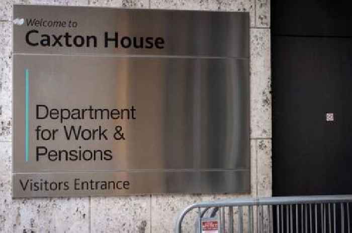 DWP sends letter to thousands for 'first time in years' which says 'payments will end'