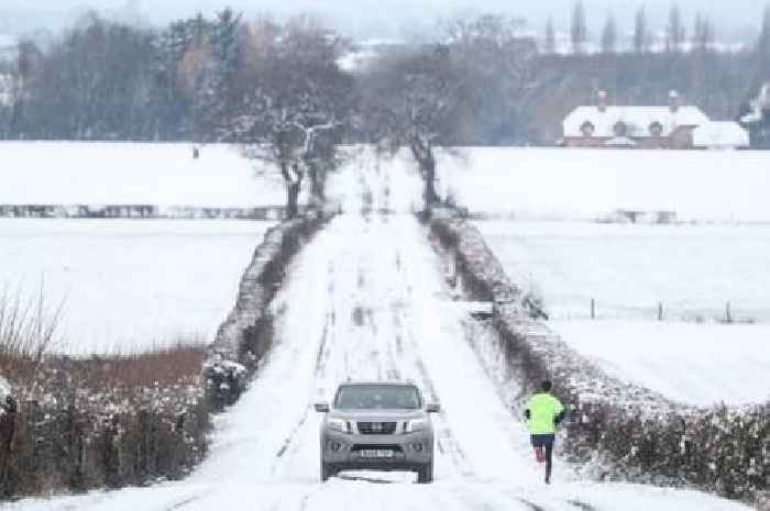 UK faces 561-mile snow storm with seven major cities 'directly in firing line'