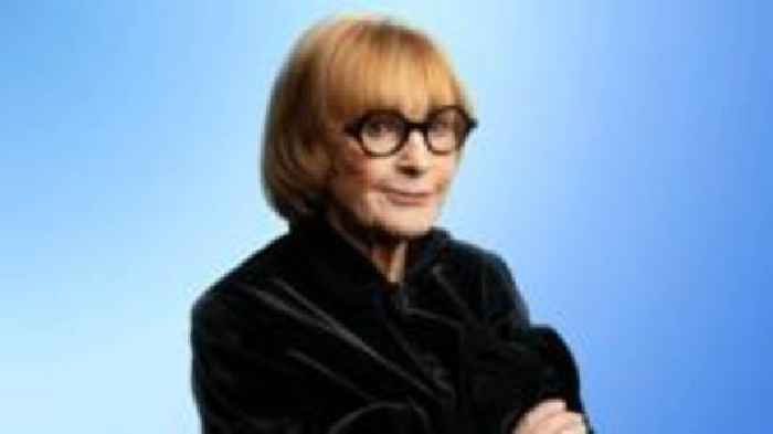 Anne Robinson to host Weakest Link for school