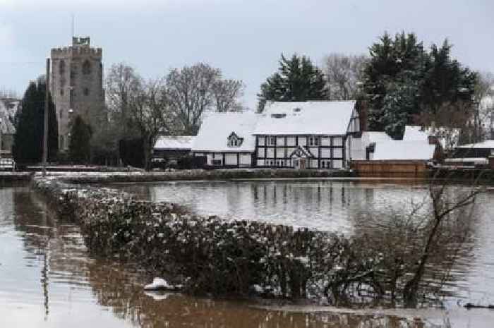 Met Office and BBC Weather say more snow to hit UK and share 'exact date'