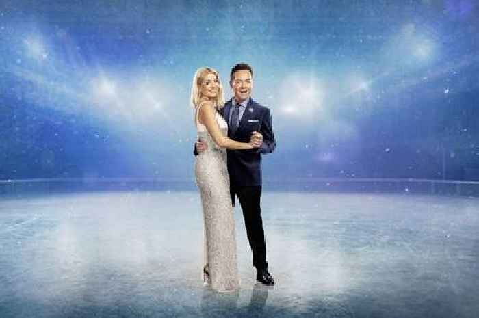 Dancing On Ice fans call out 'annoying' habit Holly Willoughby and Stephen Mulhern keep doing