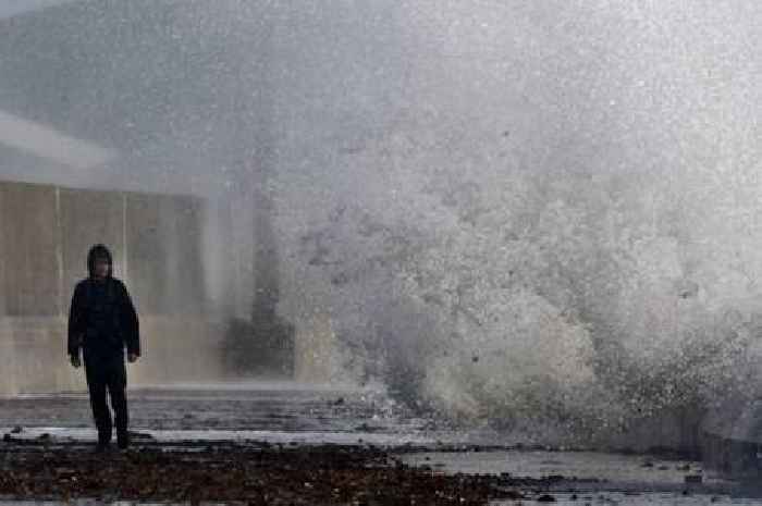 Met Office issues brutal 'strongest winds of winter' 250mph storm warning