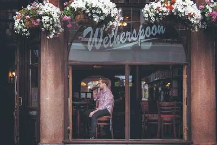 Wetherspoons boss Tim Martin calls on Keir Starmer to reduce pub taxes