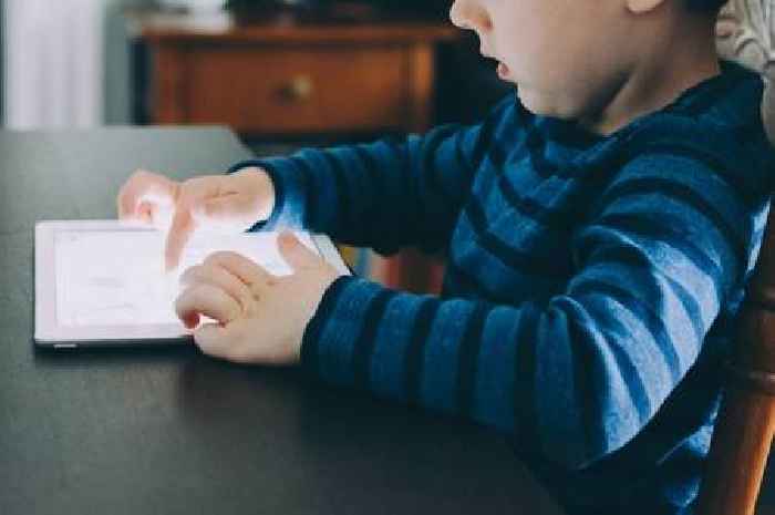 Should you limit kids' screen time each day? Have your say