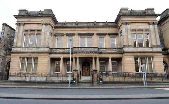 Paisley thug's jail warning after being caught with knife and knuckle dusters