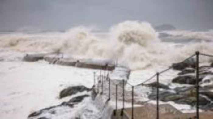 Storm Éowyn: Cau ysgolion cyn i rybudd oren ddod i rym