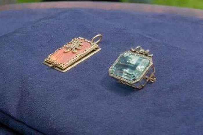 BBC Antiques Roadshow expert stunned by 'extraordinarily beautiful' Faberge jewel worth five-figures