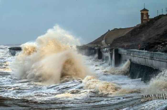 Met Office warns UK households to make sure five items are 'secure' this weekend