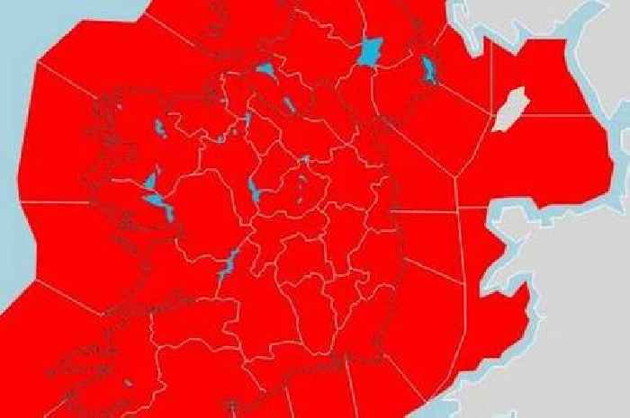 Foreign Office issues new travel advice as Ireland subject to red weather warnings