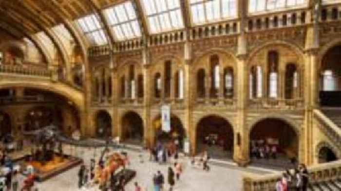 Top London museums' security staff vote to strike