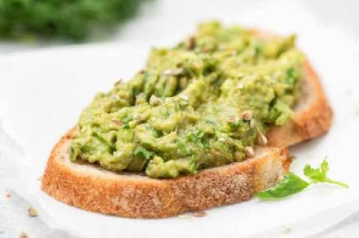 Fitness coach's avocado on toast recipe 'cuts 700 calories' using simple swaps