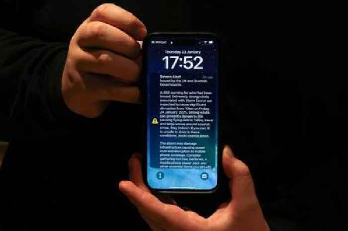 How to switch off 'Armageddon' emergency alert on iPhone and Android after Storm Éowyn warning