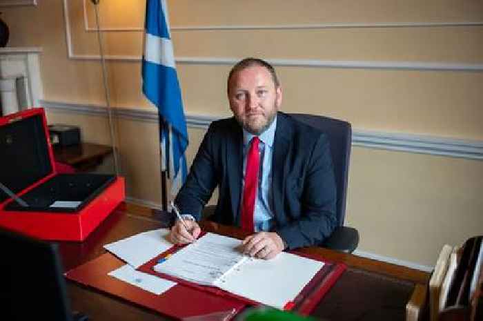 Scottish Secretary Ian Murray to become first Cabinet minister to take full paternity leave