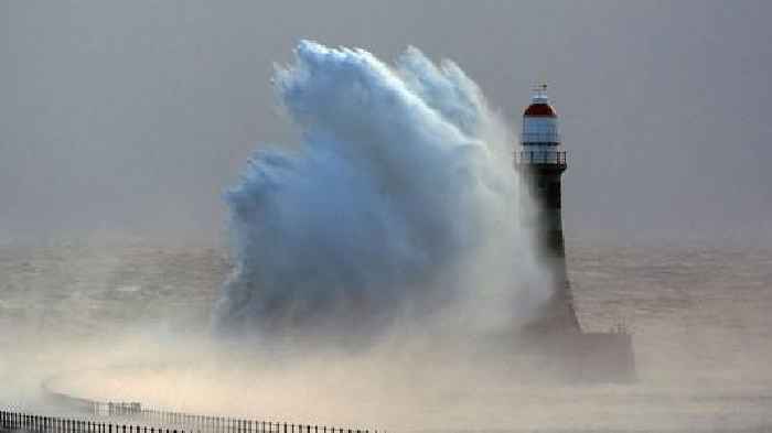 'Sting jet' over Ireland behind Storm Eowyn's record-breaking 114mph wind