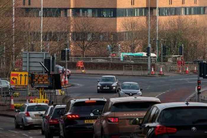 'Significant delays' for drivers and bus passengers as A52 closed for QMC roundabout bridge repairs