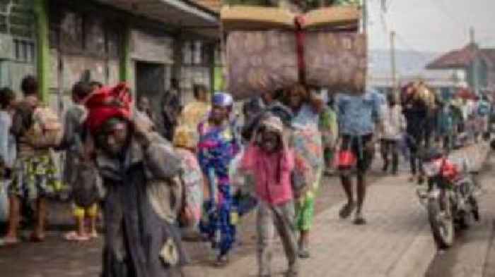 Thousands flee as rebels close in on key DR Congo city