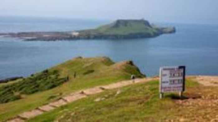 Warning as stranded students rescued off tidal island