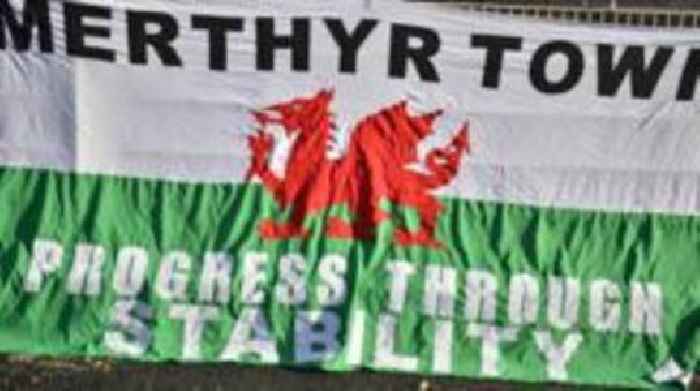 Merthyr Town yn gwrthod y cynnig i ymuno â'r Cymru Premier