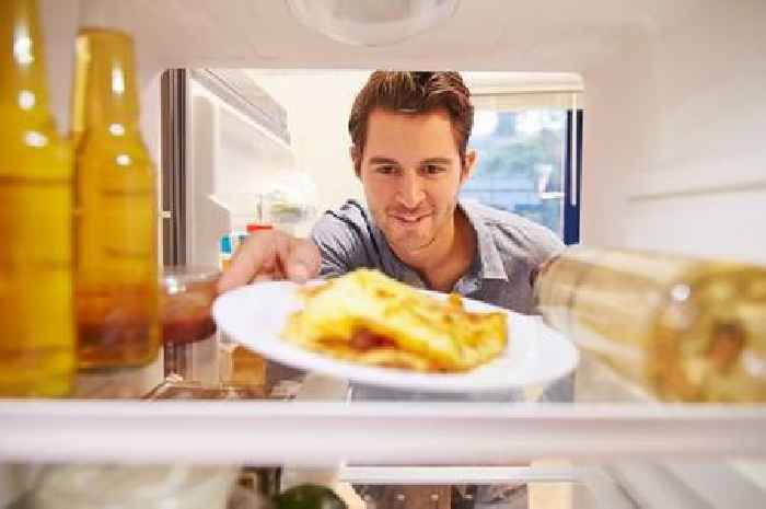 Expert's warning against putting hot food in fridge after 'grim' experiment