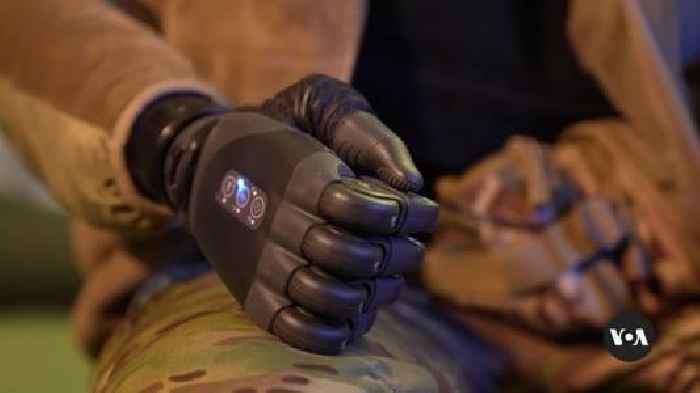 Ukrainian soldier gets bionic arm made using Swedish technology