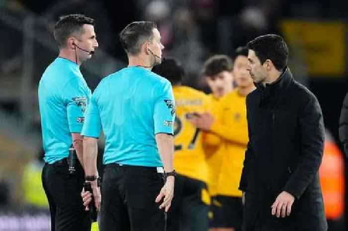 Unseen Mikel Arteta and Michael Oliver moment as Arsenal prepare Myles Lewis-Skelly red card appeal