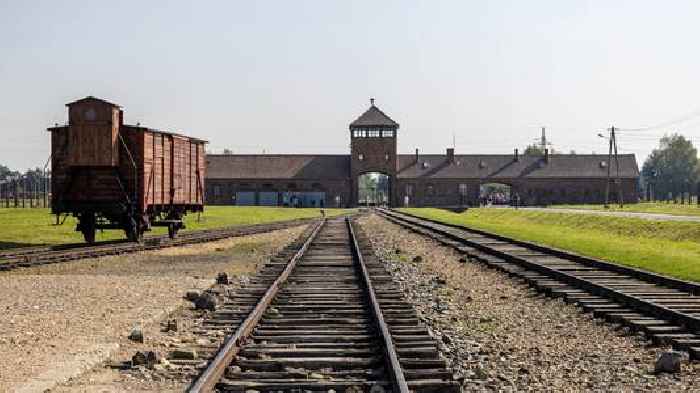 Survivors mark liberation from Auschwitz on 80th anniversary